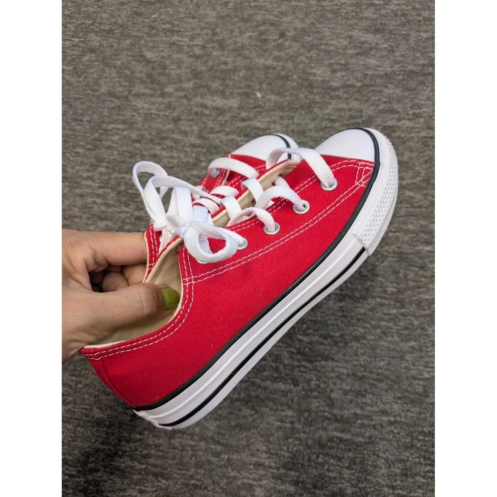 Converse Chuck Taylor All Star Low Top Kid's Size 1 Red Canvas Sneakers